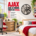 Ajax wanddecoratie 40 cm met klassiek logo en kenmerken: 2 mm staal, matzwarte afwerking en 3D-effect.