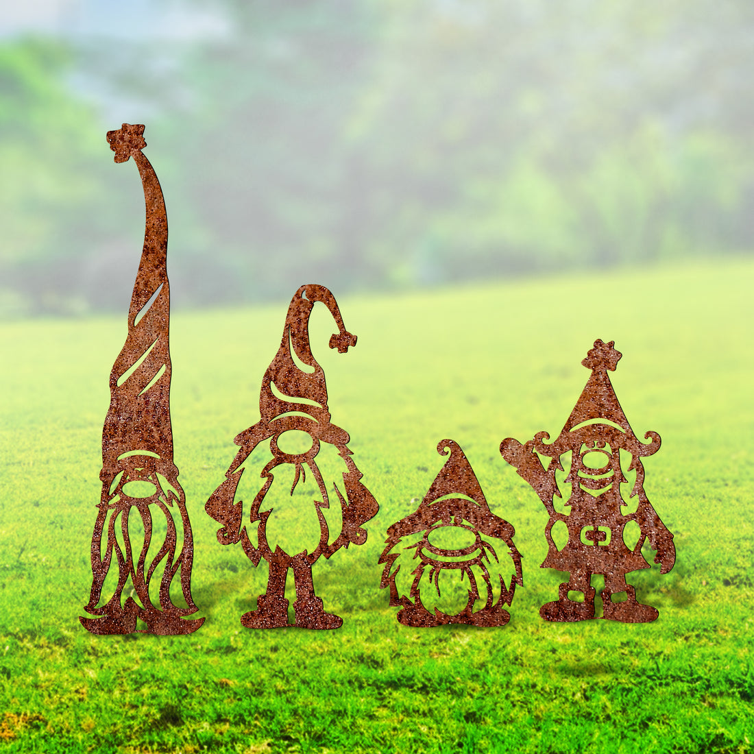 Staande kabouter tuinsteker Bram Langbaard van 3 mm cortenstaal met lange baard en natuurlijke roestpatina voor tuin en border