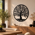 Close-up van de zwarte metalen levensboom wanddecoratie met matte fijne structuurpoedercoating en gedetailleerd lasergesneden staal van 2 mm dik.