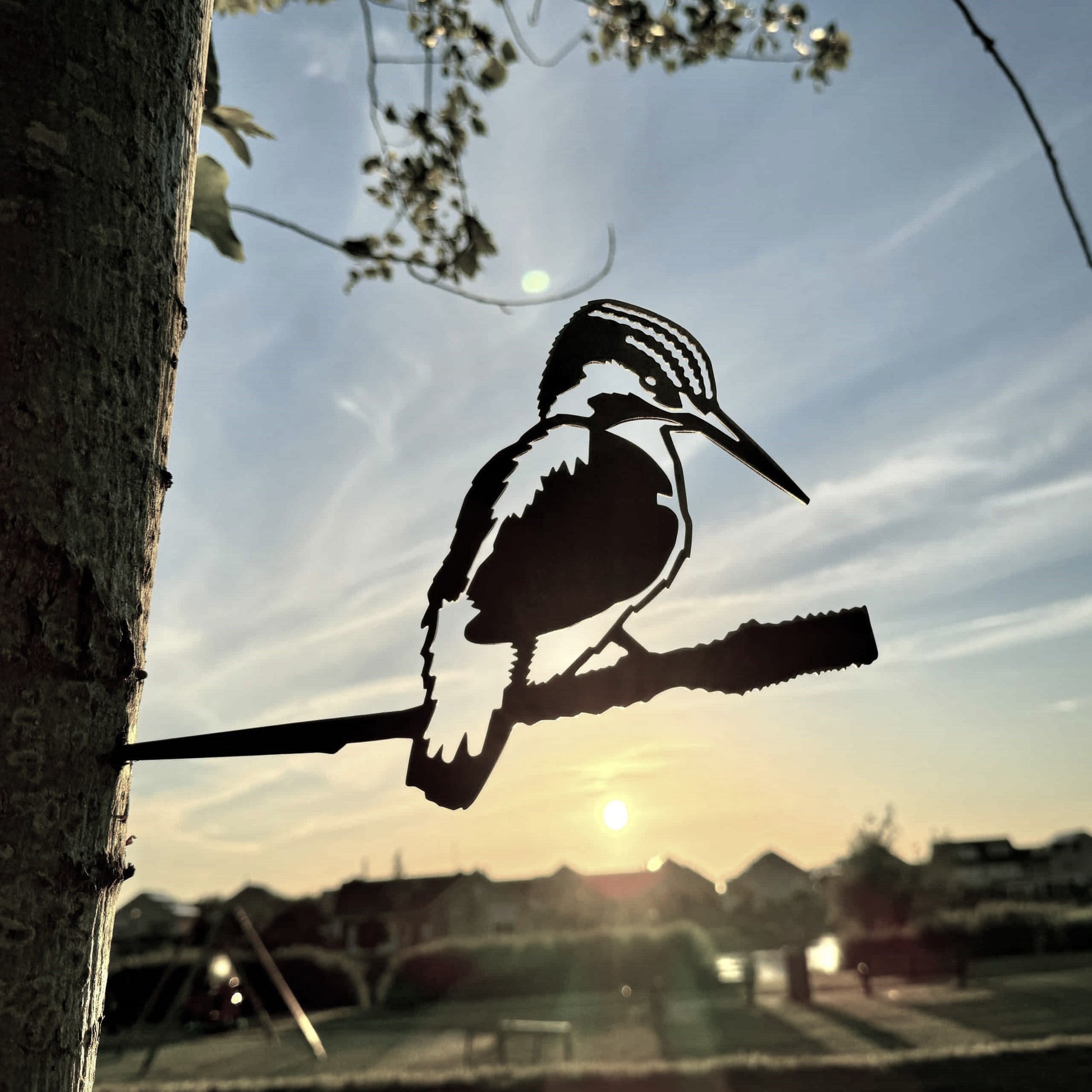 Cortenstalen Ijsvogel Tuindecoratie – Roestend, Duurzaam & Eenvoudig te Bevestigen
