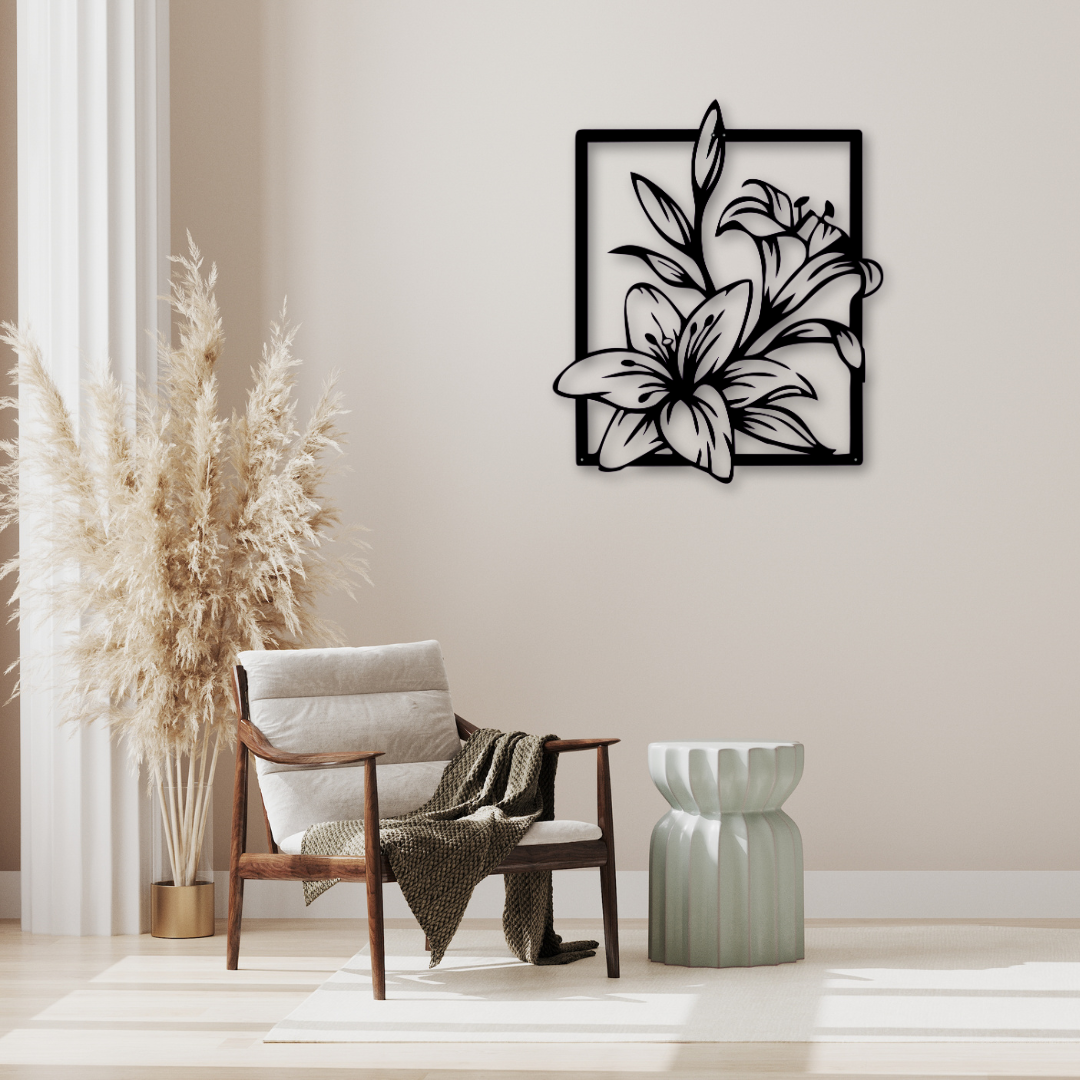 Metalen Lelie wanddecoratie in zwarte poedercoating voor een elegante en moderne uitstraling in elke kamer. Vervaardigd door Weterings Store.