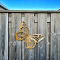 Cortenstalen vlinder van 39x27 cm, ideaal voor je tuin, schutting of hek, met een gedetailleerd ontwerp en een unieke roestige uitstraling door de tijd.