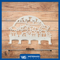 Witte kinderkapstok met boerderij-thema (400mm breed), 5 haakjes, gepoedercoat staal met illustraties van boerderijdieren zoals een koe, varken, schaap en paard.